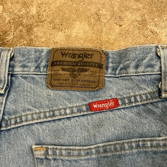 WRANGLER® FIVE STAR PREMIUM DENIM REGULAR FIT JEAN IN LT STONEWASH - Picture 5 of 13